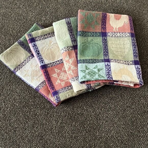 Autumnal Farmhouse Set of 4 Dinner Square Cloth Napkins- 16” by 16” - Picture 14 of 16